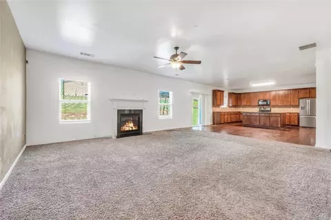 Living - 60 Snapdragon Ln, Covington, GA 30014 photo 11 of 19
