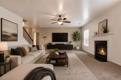 Living - 60 Snapdragon Ln, Covington, GA 30014 photo 5 of 19