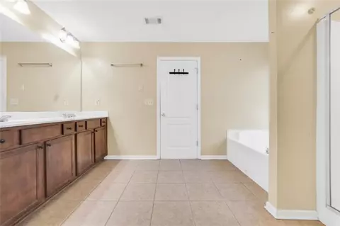 Entry Way - 60 Snapdragon Ln, Covington, GA 30014 photo 7 of 8