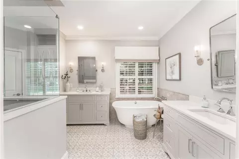 Bath - 800 Beavers Rd, Canton, GA 30115 photo 1 of 7