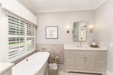 Bath - 800 Beavers Rd, Canton, GA 30115 photo 4 of 7