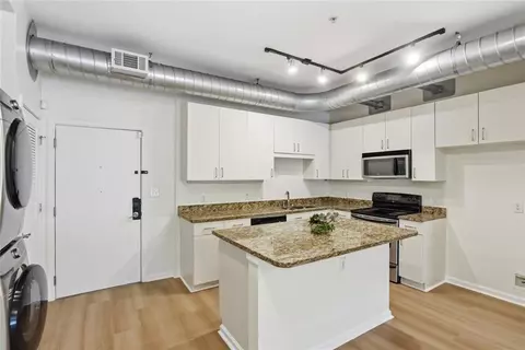 Kitchen - 5300 Peachtree Rd #1204, Atlanta, GA 30341 photo 2 of 5