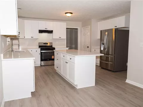 Kitchen - 1860 Pinehurst View Dr, Grayson, GA 30017 photo 1 of 3