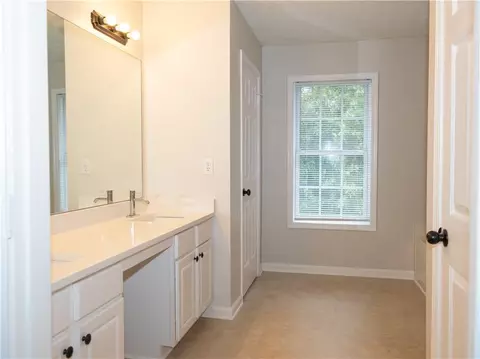 Bath - 1860 Pinehurst View Dr, Grayson, GA 30017 photo 4 of 6
