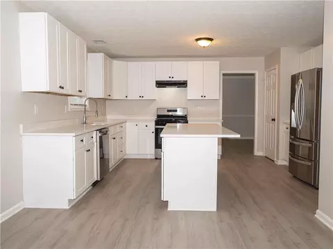 Kitchen - 1860 Pinehurst View Dr, Grayson, GA 30017 photo 2 of 3