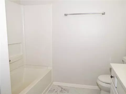 Bath - 1860 Pinehurst View Dr, Grayson, GA 30017 photo 3 of 6