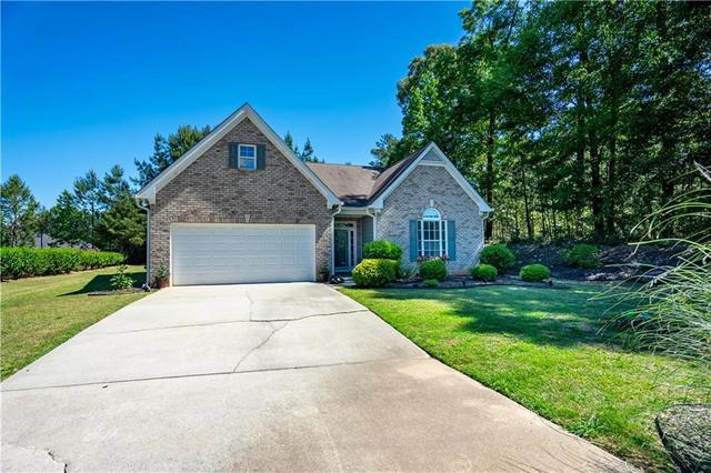 5 Honeysuckle Ln, Fairburn, GA 30213