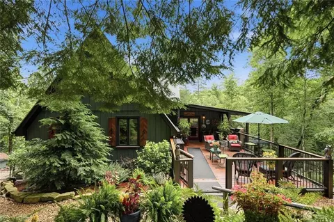 472 Glenridge Dr, Cleveland, GA 30528