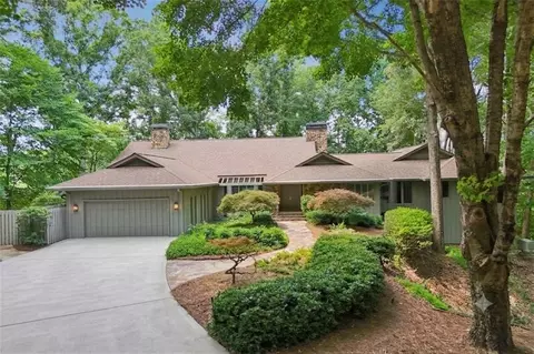 9415 Huntcliff Trce, Sandy Springs, GA 30350