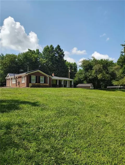 391 Locklear Cir, Dallas, GA 30157