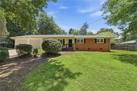 6556 Glenwood Dr, Douglasville, GA 30135
