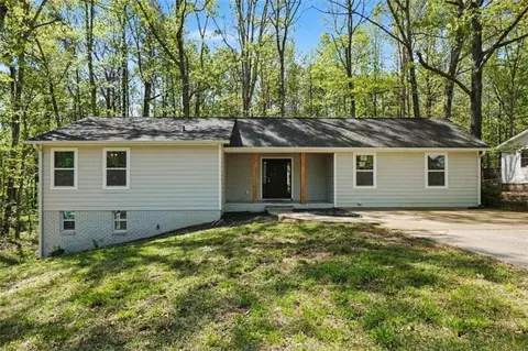 3165 Beaver Dr, Douglasville, GA 30135
