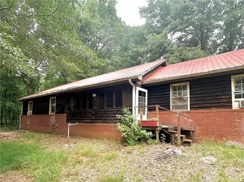 426 Veterans Dr, Danielsville, GA 30633