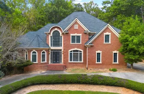 1670 Riverside Rd, Roswell, GA 30076