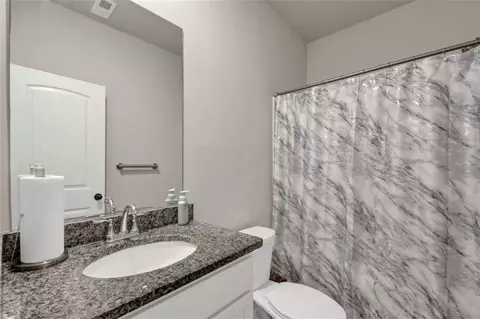 Bath - 11655 Stovall Pl, Hampton, GA 30228 photo 1 of 3