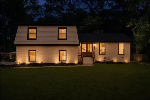 105 Lafayette Dr, Fayetteville, GA 30214
