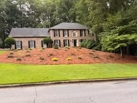 890 Ferncroft Ct, Roswell, GA 30075