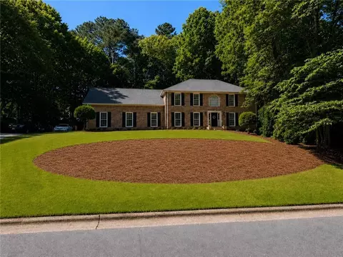 890 Ferncroft Ct, Roswell, GA 30075