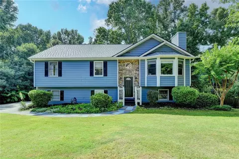6224 Ivy Springs Dr, Flowery Branch, GA 30542