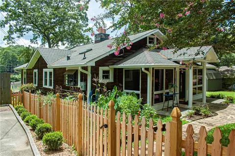 4585 Park Dr, Pine Lake, GA 30072