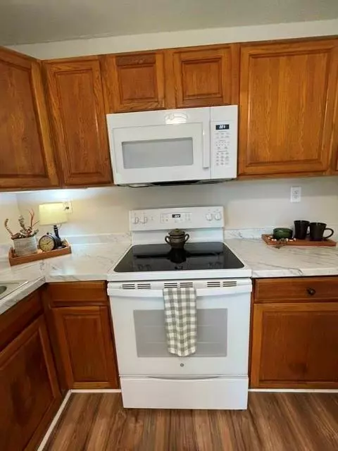 Kitchen - 852 Pine Shadow Ln, Winder, GA 30680 photo 7 of 7