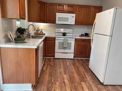 Kitchen - 852 Pine Shadow Ln, Winder, GA 30680 photo 2 of 7