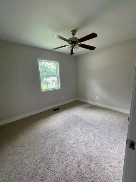 Bedroom - 852 Pine Shadow Ln, Winder, GA 30680 photo 4 of 4