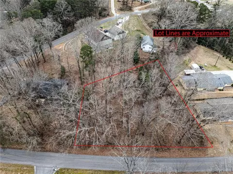 91 Remsdale St, Toccoa, GA 30577