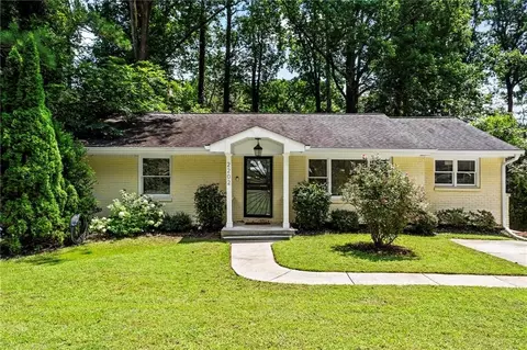 2202 Lilac Ln, Decatur, GA 30032