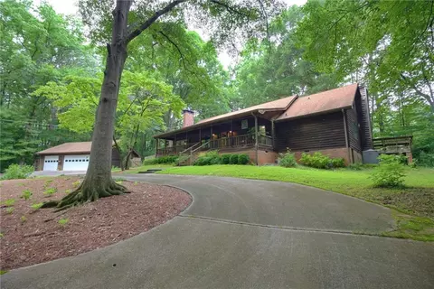 496 Carlouetta Rd SW, Mableton, GA 30126