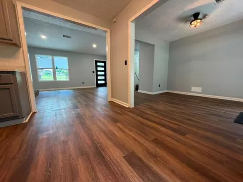 5602 Phillips Dr, Morrow, GA 30260 photo 9