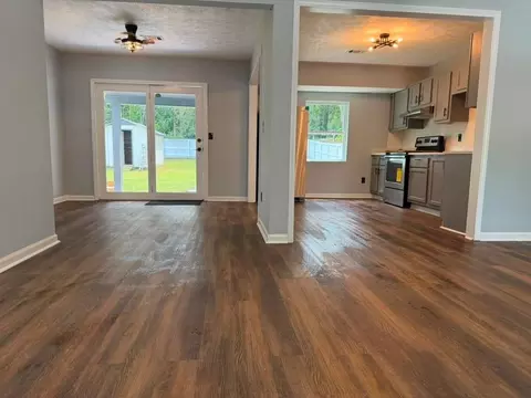 5602 Phillips Dr, Morrow, GA 30260 photo 5