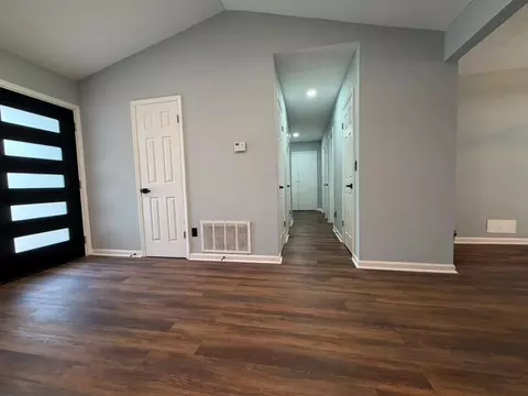 5602 Phillips Dr, Morrow, GA 30260 photo 3
