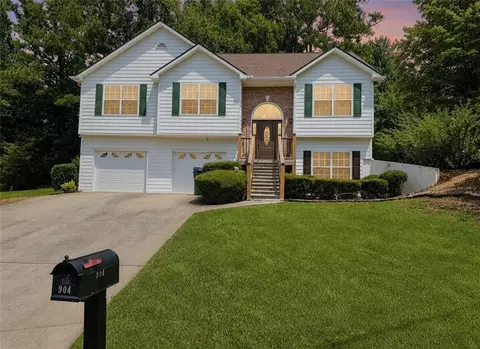 904 Pointers Way, Lawrenceville, GA 30043