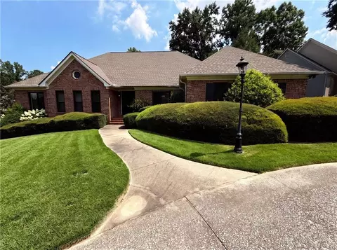 135 N Clublands Ct, Johns Creek, GA 30022