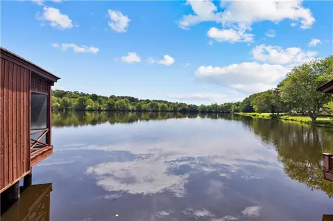 8 Northlake Cir, Peachtree City, GA 30269