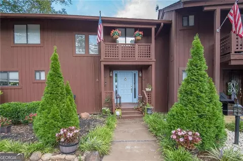 8 Northlake Cir, Peachtree City, GA 30269
