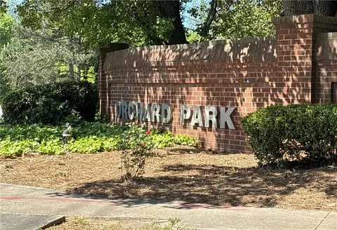 4265 Parkview Ct, Stone Mountain, GA 30083