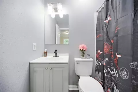 Bath - 242 Jackson St, Barnesville, GA 30204 photo 2 of 2