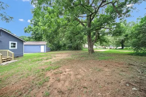 Exterior - 242 Jackson St, Barnesville, GA 30204 photo 3 of 3