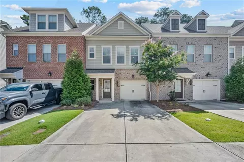 211 Mahone Dr, Lilburn, GA 30047