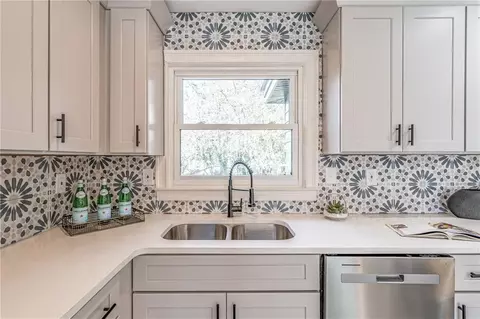 Kitchen - 2272 Wallace Dr, Chamblee, GA 30341 photo 4 of 4
