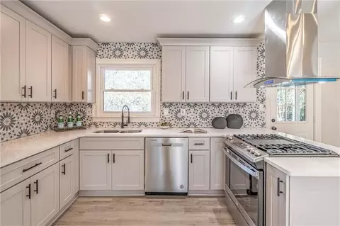 Kitchen - 2272 Wallace Dr, Chamblee, GA 30341 photo 3 of 4