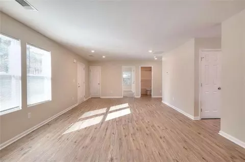 Living - 407 Wall St, Monroe, GA 30655 photo 2 of 3