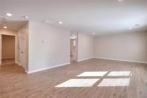 Living - 407 Wall St, Monroe, GA 30655 photo 1 of 3