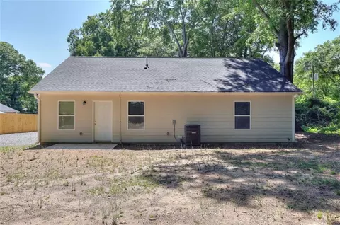 Exterior - 407 Wall St, Monroe, GA 30655 photo 2 of 6