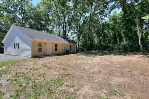 Exterior - 407 Wall St, Monroe, GA 30655 photo 3 of 6