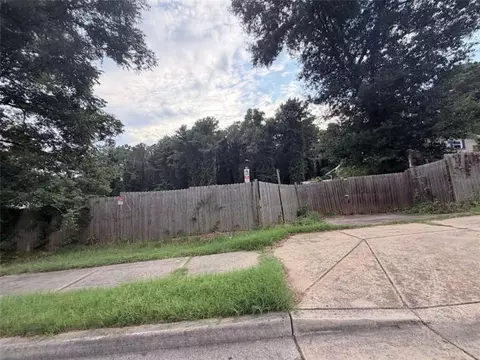 879 S Hairston Rd S, Stone Mountain, GA 30088