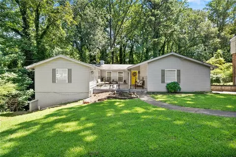 476 S Susan Creek Dr, Stone Mountain, GA 30083