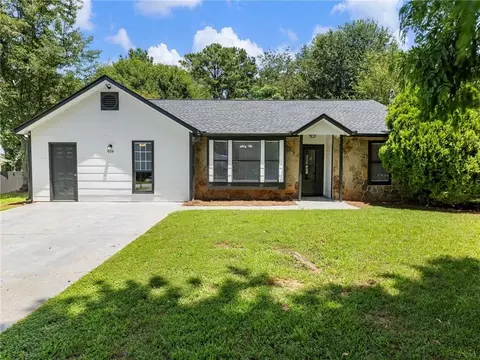 919 Country Oaks Ct, Lawrenceville, GA 30044